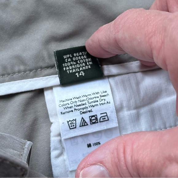 ✨Eddie Bauer Women’s Mercer Fit Khaki Chino Shorts - Size 14 - EUC - 100% Cotton - Picture 4 of 8